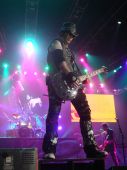 Concerts 2012 0605 paris alphaxl 108 Guns N' Roses